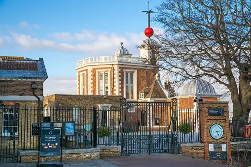 Dorman Removals Moving Van in Greenwich